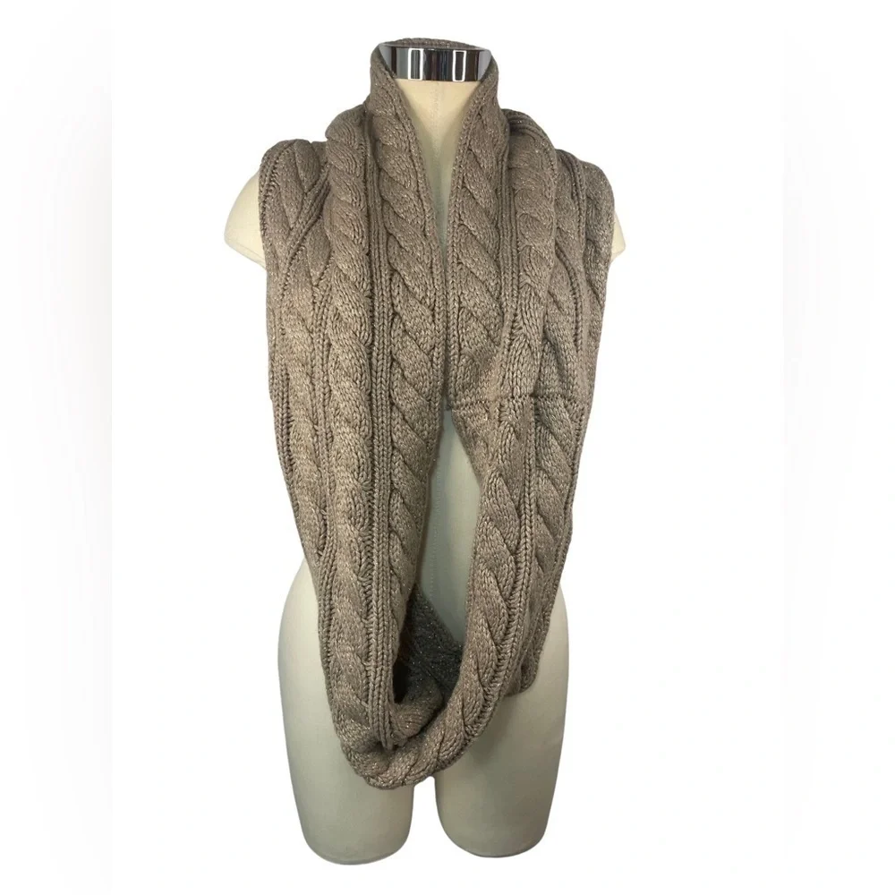 New York and Co chunky knit infinity scarf. Light brown with flecks of sparkles.